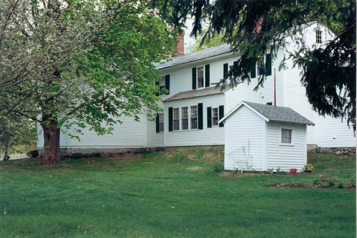 Common 21, Raymond House, 1993 NW