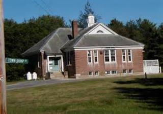 Picture of the Raymond School in Royalston